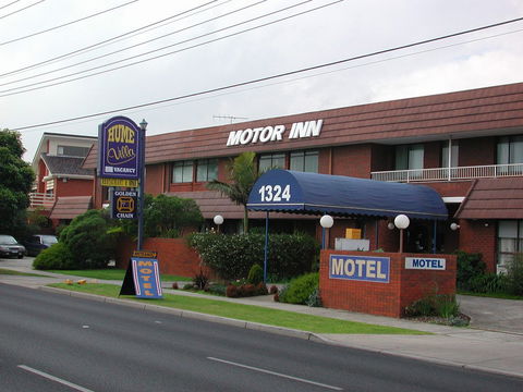 Hume Villa Motor Inn - Whitsundays Accommodation 0