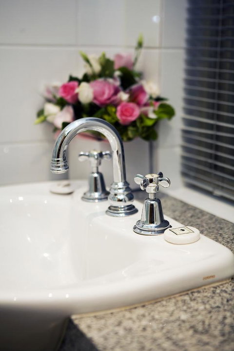 University House - ANU - Whitsundays Accommodation 2