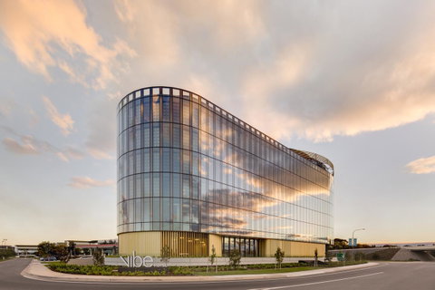Vibe Hotel Canberra - Whitsundays Accommodation 0