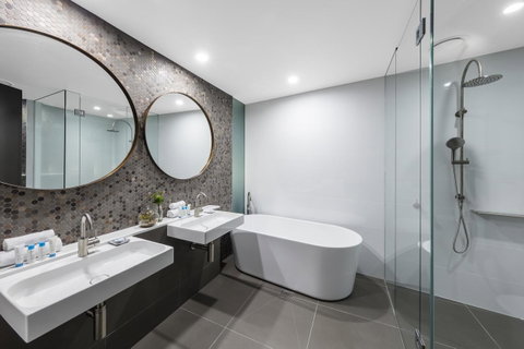Vibe Hotel Canberra - Whitsundays Accommodation 5