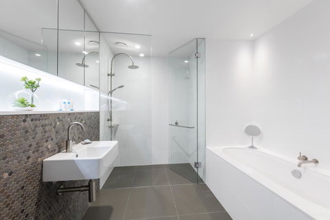 Vibe Hotel Canberra - Whitsundays Accommodation 9