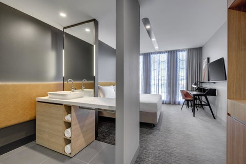 Vibe Hotel Canberra - Whitsundays Accommodation 43