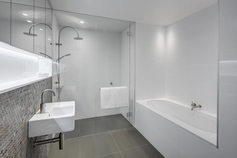 Vibe Hotel Canberra - Whitsundays Accommodation 32