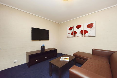 Ibis Styles Canberra - Whitsundays Accommodation 13