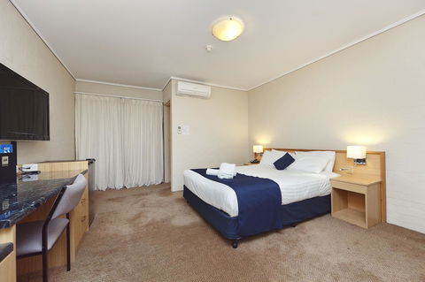 Ibis Styles Canberra - Whitsundays Accommodation 18