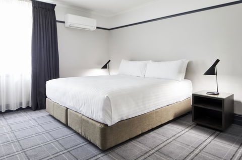 Brassey Hotel - Managed By Doma Hotels - Whitsundays Accommodation 14