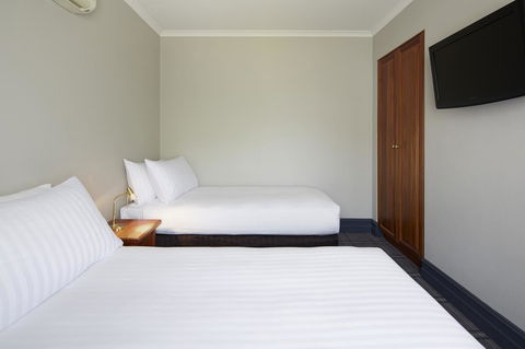 Brassey Hotel - Managed By Doma Hotels - Whitsundays Accommodation 9