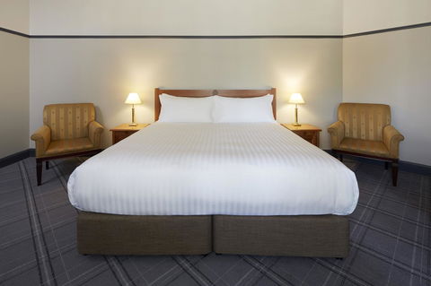 Brassey Hotel - Managed By Doma Hotels - Whitsundays Accommodation 8
