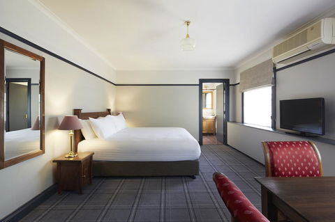 Brassey Hotel - Managed By Doma Hotels - Whitsundays Accommodation 5