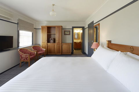 Brassey Hotel - Managed By Doma Hotels - Whitsundays Accommodation 6