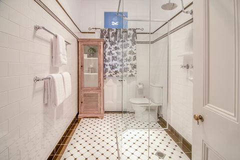 De Russie Boutique Hotel - Whitsundays Accommodation 3