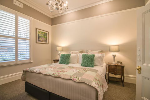 De Russie Boutique Hotel - Whitsundays Accommodation 4