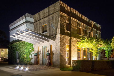 De Russie Boutique Hotel - Whitsundays Accommodation 0