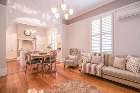 De Russie Boutique Hotel - Whitsundays Accommodation 32