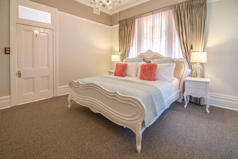 De Russie Boutique Hotel - Whitsundays Accommodation 36