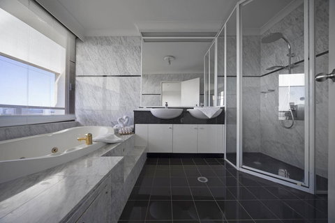 BreakFree Capital Tower Apartments - Whitsundays Accommodation 36