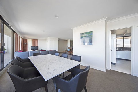 BreakFree Capital Tower Apartments - Whitsundays Accommodation 32