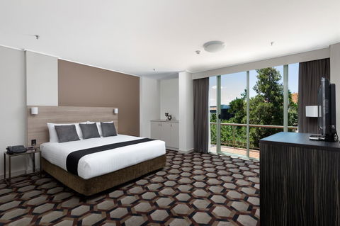 Rydges Canberra - Whitsundays Accommodation 35