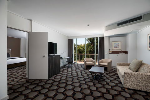 Rydges Canberra - Whitsundays Accommodation 38
