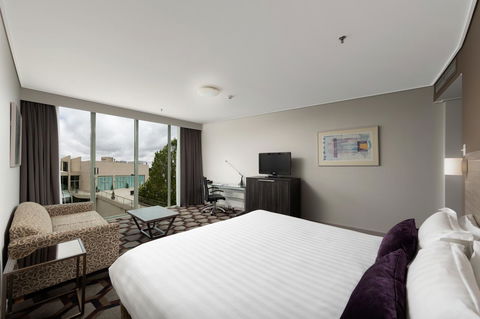 Rydges Canberra - Whitsundays Accommodation 2