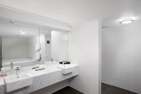 Rydges Canberra - Whitsundays Accommodation 39