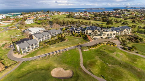 McCracken Country Club - Whitsundays Accommodation 1