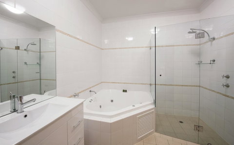 McCracken Country Club - Whitsundays Accommodation 26