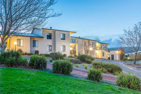 McCracken Country Club - Whitsundays Accommodation 2