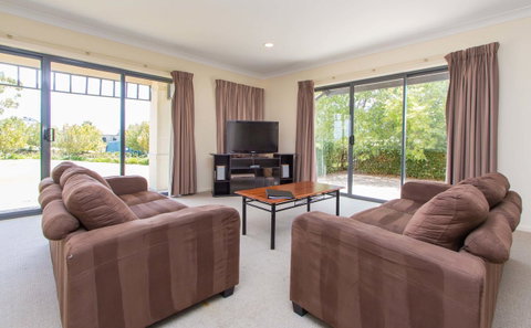 McCracken Country Club - Whitsundays Accommodation 41