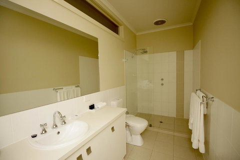 Wallaroo Marina Apartments - Whitsundays Accommodation 12
