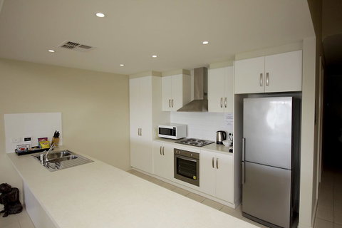 Wallaroo Marina Apartments - Whitsundays Accommodation 6