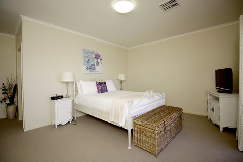 Wallaroo Marina Apartments - Whitsundays Accommodation 7