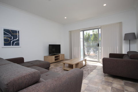 Wallaroo Marina Apartments - Whitsundays Accommodation 28