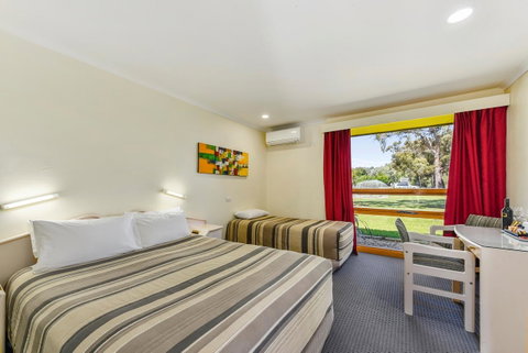 William Macintosh Motor Lodge - Whitsundays Accommodation 14