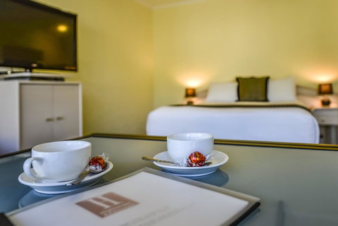 William Macintosh Motor Lodge - Whitsundays Accommodation 32