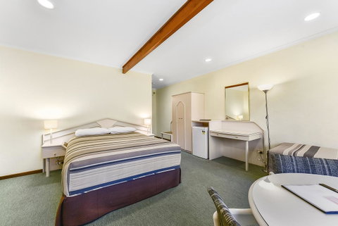 William Macintosh Motor Lodge - Whitsundays Accommodation 23