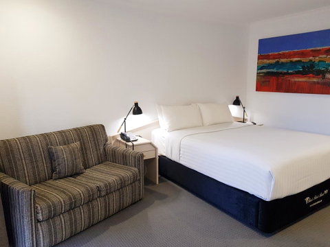 William Macintosh Motor Lodge - Whitsundays Accommodation 7