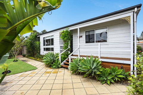 Ainslie Roberts Drive Retreat - Whitsundays Accommodation 12