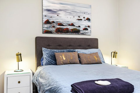 Ainslie Roberts Drive Retreat - Whitsundays Accommodation 6