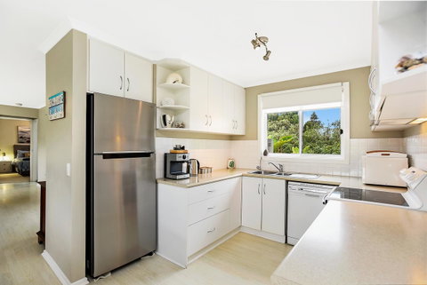 Ainslie Roberts Drive Retreat - Whitsundays Accommodation 3