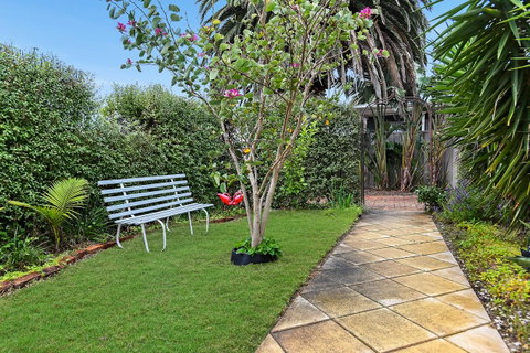 Ainslie Roberts Drive Retreat - Whitsundays Accommodation 16
