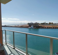 Wallaroo Marina Executive Apartments - Whitsundays Accommodation