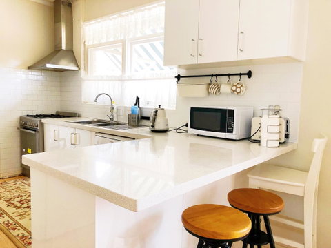 Beautiful Garden House - Whitsundays Accommodation 15