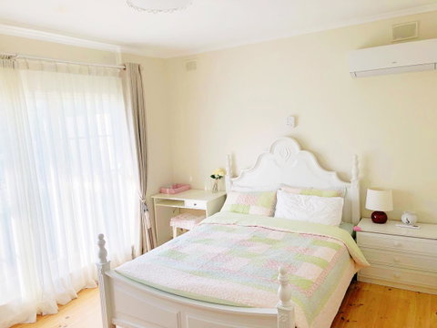Beautiful Garden House - Whitsundays Accommodation 10