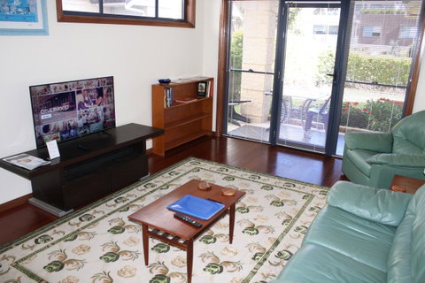 Serenity On Narrabeen Beach - 1Bdr Beachside Retreat - Whitsundays Accommodation 7