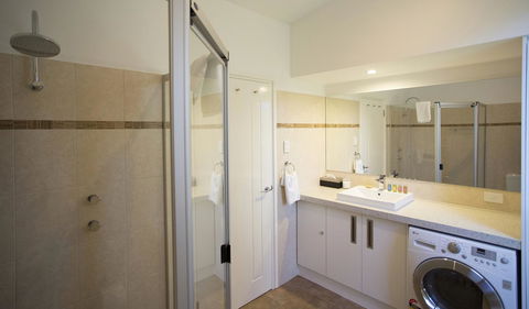 Barossa Pavilions & Glasshouse - Whitsundays Accommodation 12