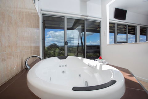 Barossa Pavilions & Glasshouse - Whitsundays Accommodation 3