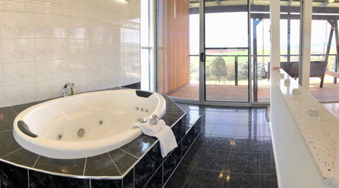 Barossa Pavilions & Glasshouse - Whitsundays Accommodation 11