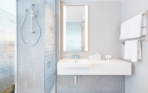 Holiday Inn Express Adelaide City Centre, An IHG Hotel - Whitsundays Accommodation 4