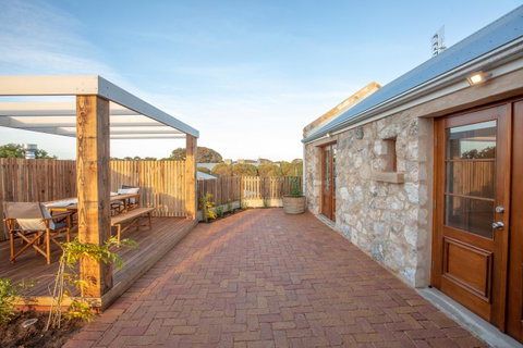 Lucy's Cottage - Whitsundays Accommodation 23